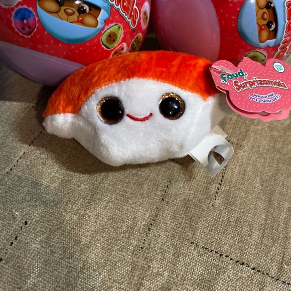 1 Food surprizamals mystery - Picture 2 of 6